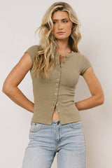 Vestia Button Up Tee in Olive