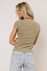 Vestia Button Up Tee In Olive
